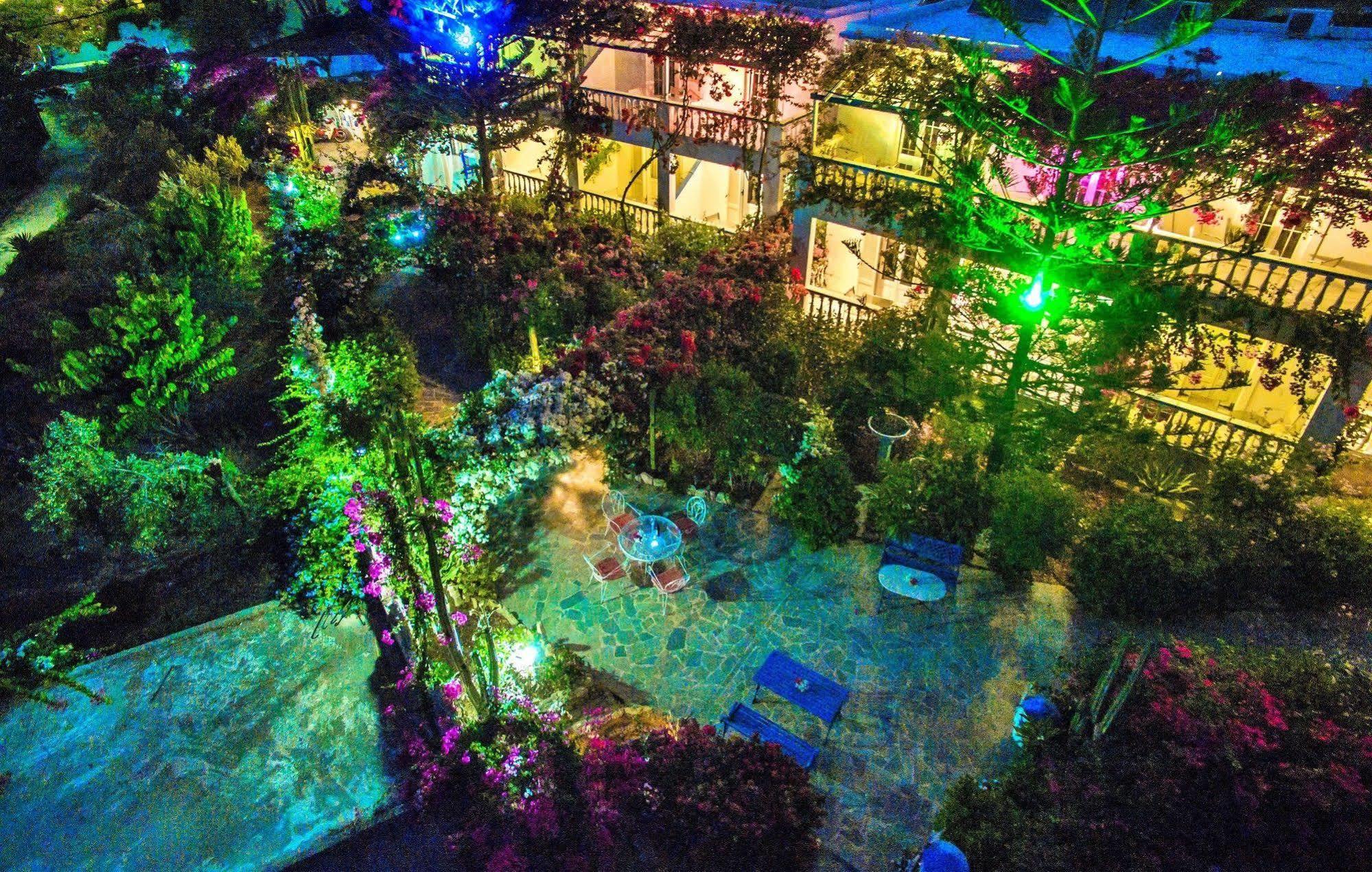 Angelika Aparthotel Álinda Kültér fotó